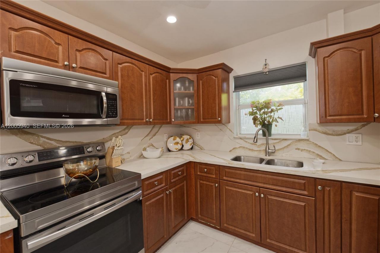 795 NE 146th St, North Miami, FL 33161 Photo