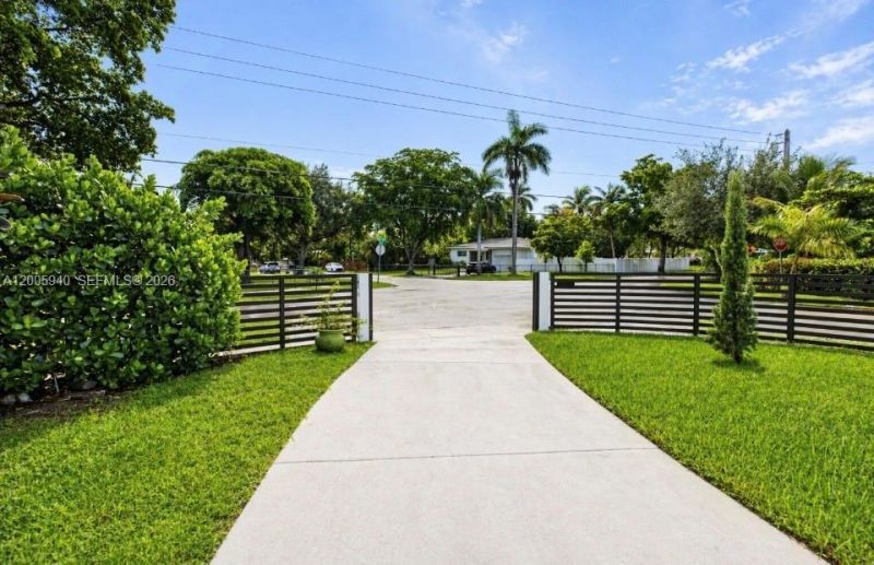 795 NE 146th St, North Miami, FL 33161 Photo