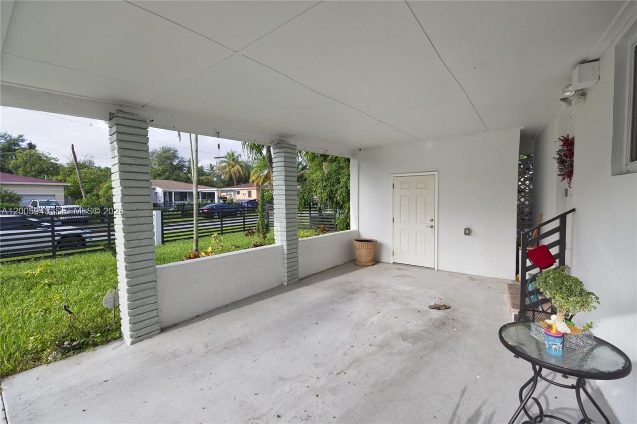 795 NE 146th St, North Miami, FL 33161 Photo