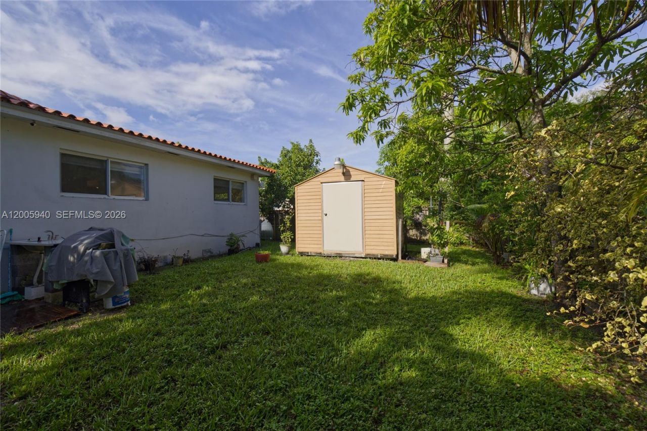 795 NE 146th St, North Miami, FL 33161 Photo