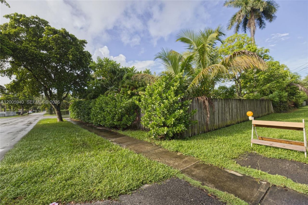 795 NE 146th St, North Miami, FL 33161 Photo