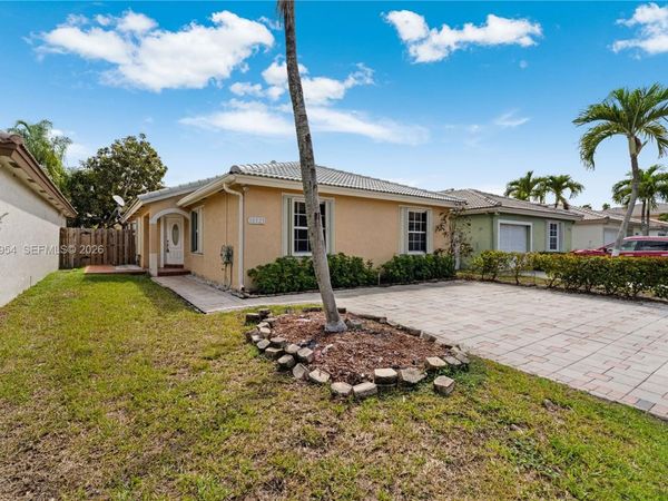 10523 SW 161st PL , Miami, FL 33196