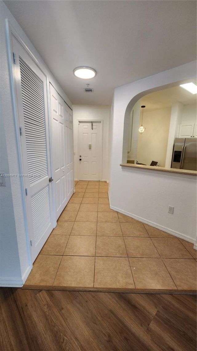 3600 Oaks Clubhouse Dr, Unit 206, Pompano Beach, FL 33069 Photo