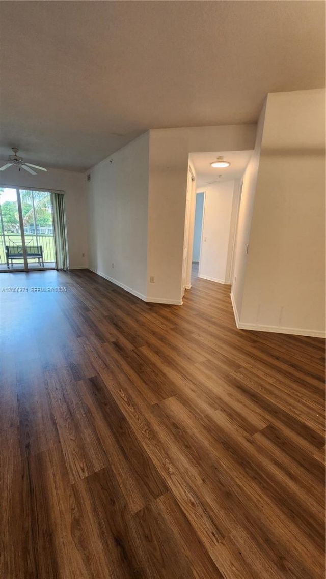 3600 Oaks Clubhouse Dr, Unit 206, Pompano Beach, FL 33069 Photo