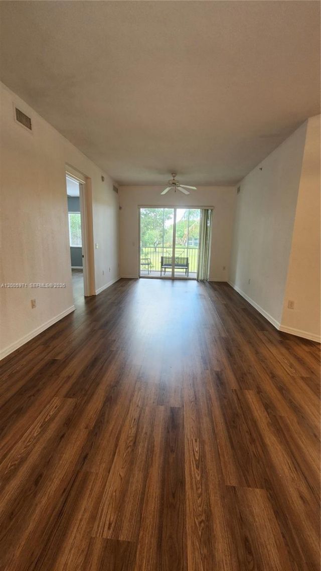 3600 Oaks Clubhouse Dr, Unit 206, Pompano Beach, FL 33069 Photo