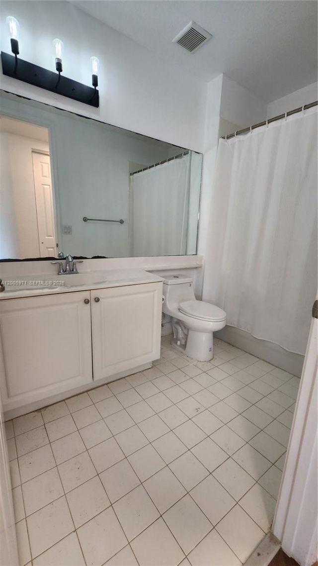 3600 Oaks Clubhouse Dr, Unit 206, Pompano Beach, FL 33069 Photo