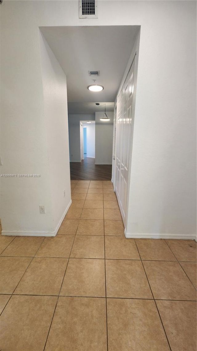 3600 Oaks Clubhouse Dr, Unit 206, Pompano Beach, FL 33069 Photo