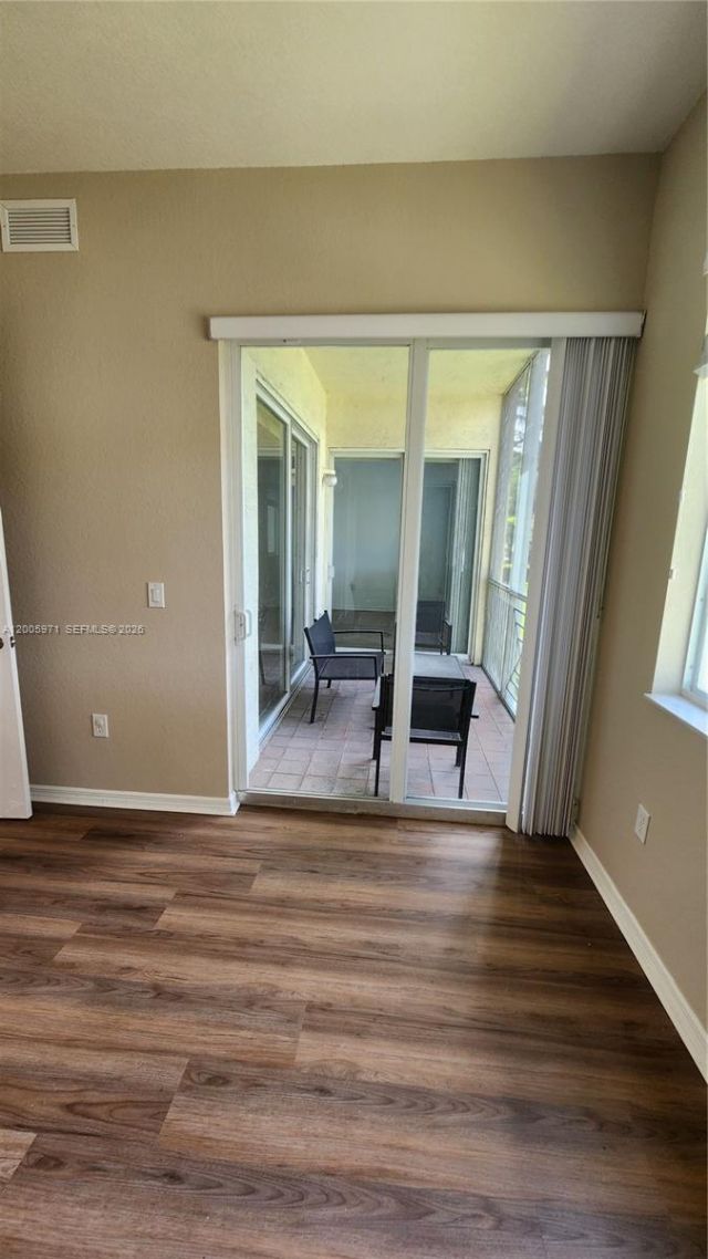 3600 Oaks Clubhouse Dr, Unit 206, Pompano Beach, FL 33069 Photo