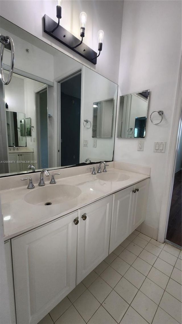 3600 Oaks Clubhouse Dr, Unit 206, Pompano Beach, FL 33069 Photo