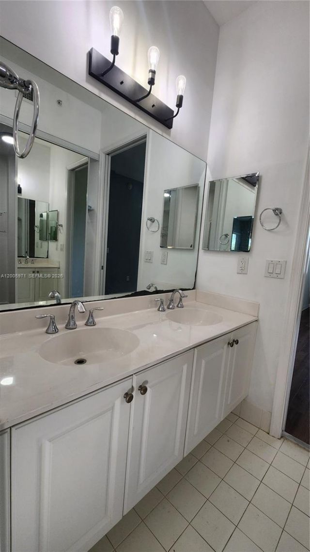 3600 Oaks Clubhouse Dr, Unit 206, Pompano Beach, FL 33069 Photo