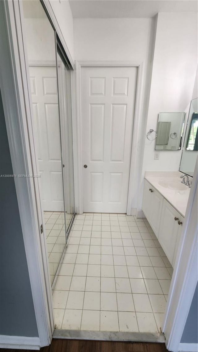 3600 Oaks Clubhouse Dr, Unit 206, Pompano Beach, FL 33069 Photo