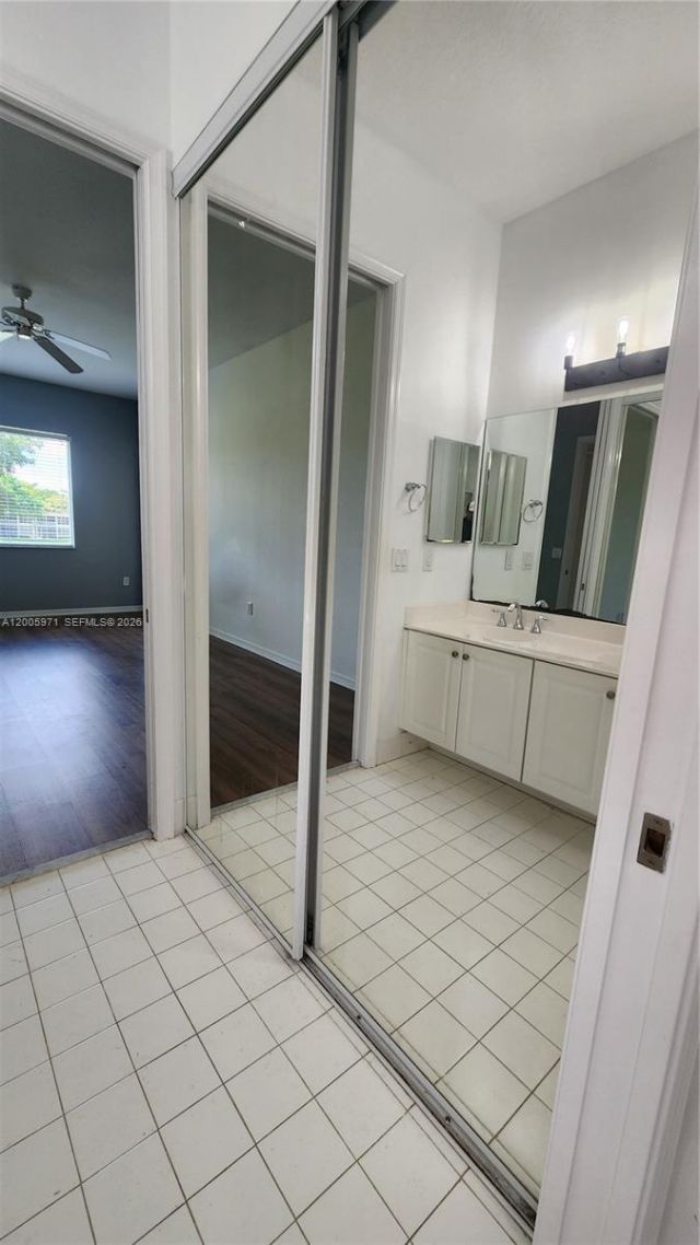 3600 Oaks Clubhouse Dr, Unit 206, Pompano Beach, FL 33069 Photo