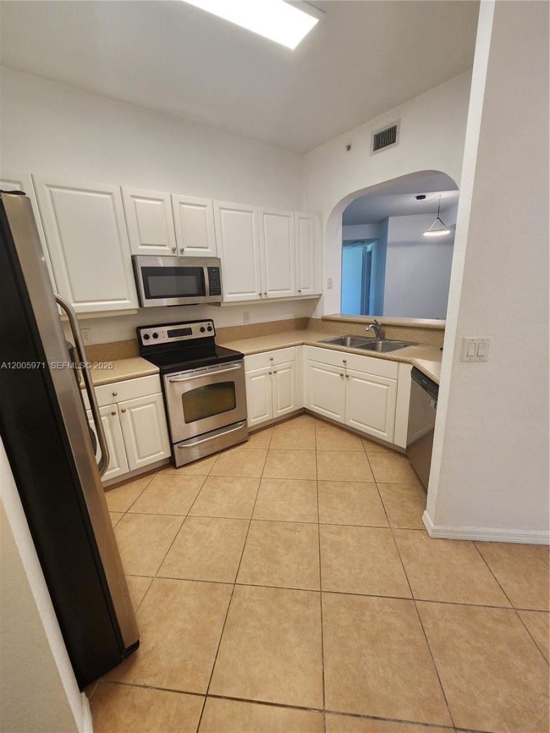 3600 Oaks Clubhouse Dr, Unit 206, Pompano Beach, FL 33069 Photo