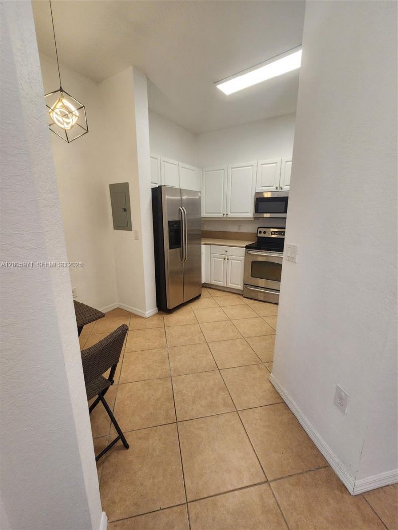 3600 Oaks Clubhouse Dr, Unit 206, Pompano Beach, FL 33069 Photo