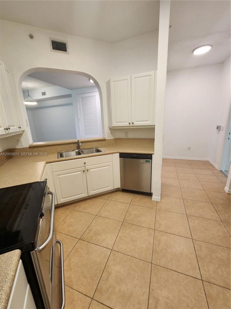3600 Oaks Clubhouse Dr, Unit 206, Pompano Beach, FL 33069 Photo
