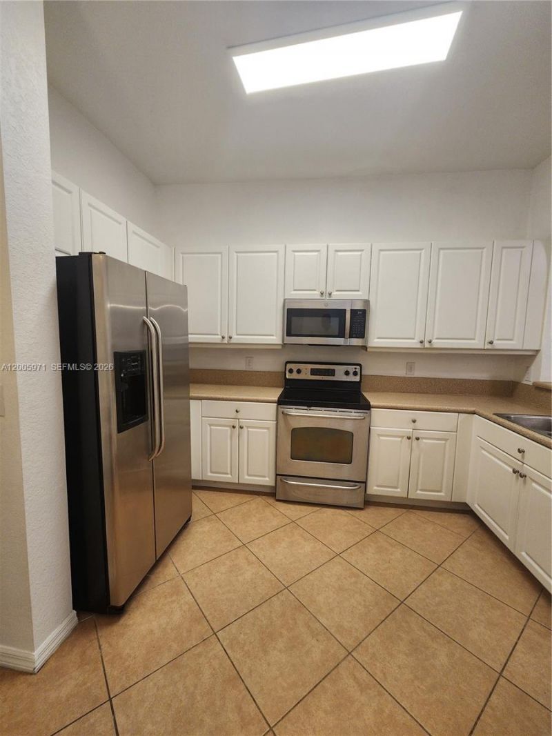 3600 Oaks Clubhouse Dr, Unit 206, Pompano Beach, FL 33069 Photo