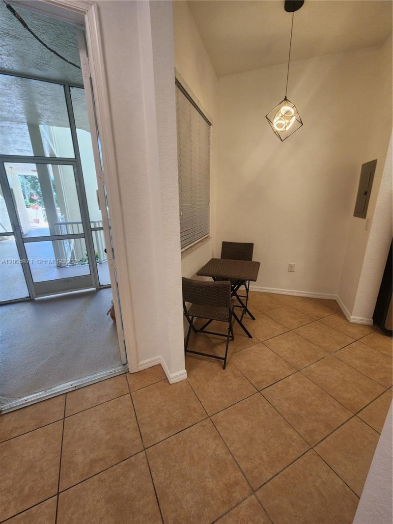 3600 Oaks Clubhouse Dr, Unit 206, Pompano Beach, FL 33069 Photo
