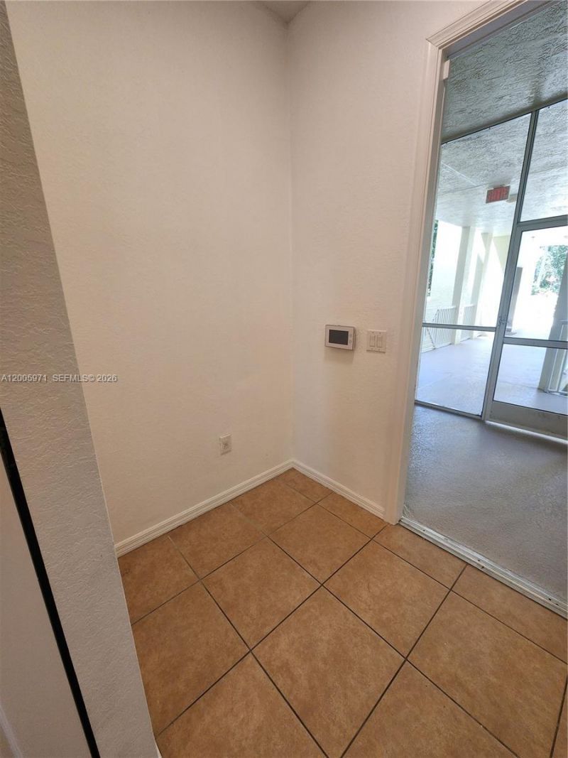 3600 Oaks Clubhouse Dr, Unit 206, Pompano Beach, FL 33069 Photo