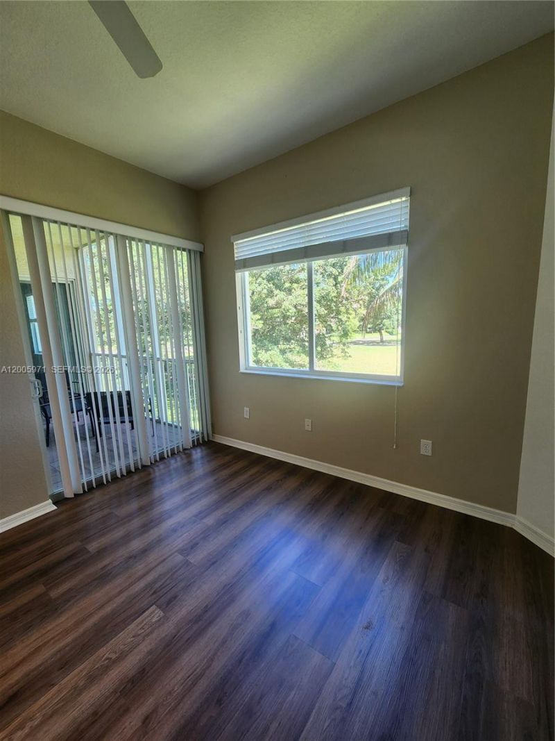 3600 Oaks Clubhouse Dr, Unit 206, Pompano Beach, FL 33069 Photo