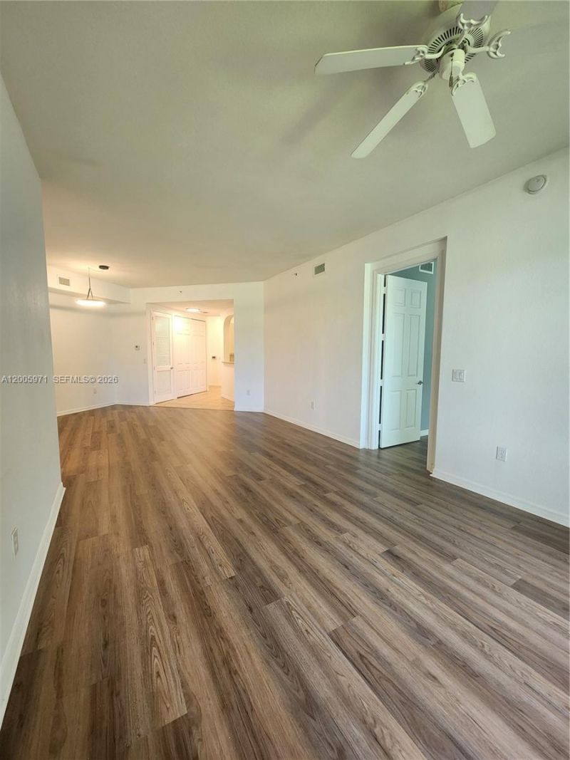 3600 Oaks Clubhouse Dr, Unit 206, Pompano Beach, FL 33069 Photo