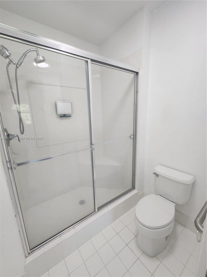 3600 Oaks Clubhouse Dr, Unit 206, Pompano Beach, FL 33069 Photo