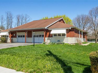 151 N Bloomfield Rd , Canandaigua, NY 14424