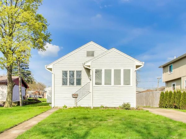 738 S Yale Avenue , Villa Park, IL 60181