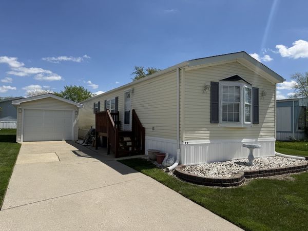 69 MEADOWLARK Lane , Beecher, IL 60401