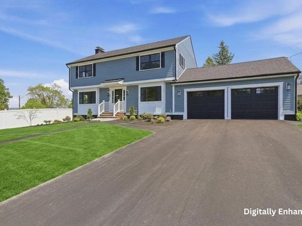 105 Stafford Road, Lowell, MA 01852