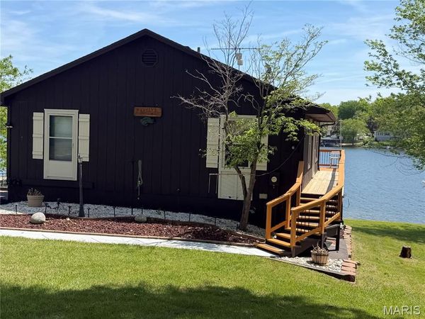 201 W Lakeview Drive, De Soto, MO 63020