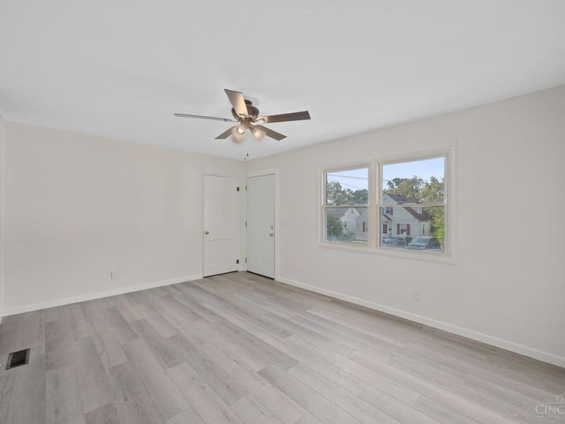 1914 Ashrook Drive, Cincinnati, OH 45238 Photo 2