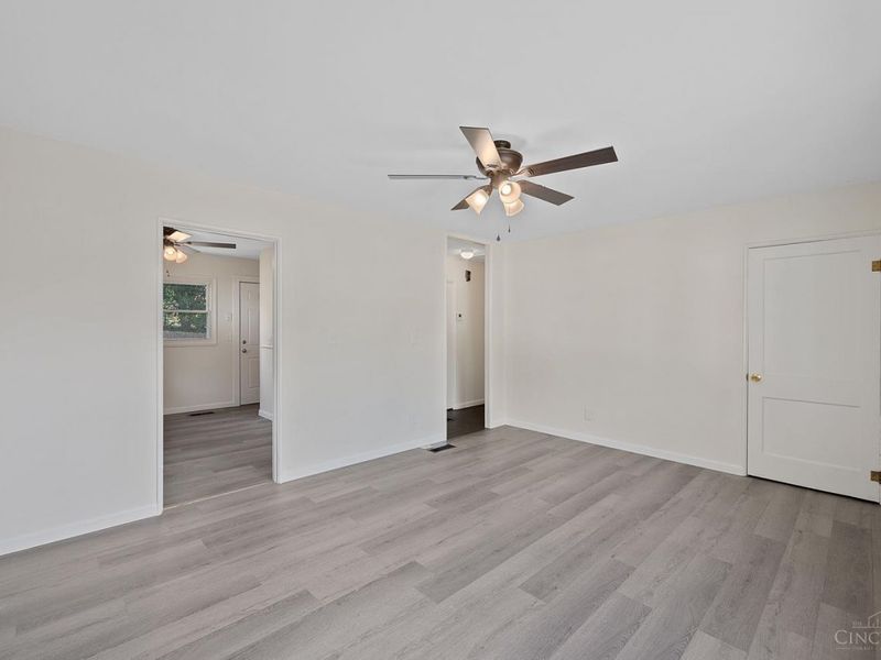 1914 Ashrook Drive, Cincinnati, OH 45238 Photo 3