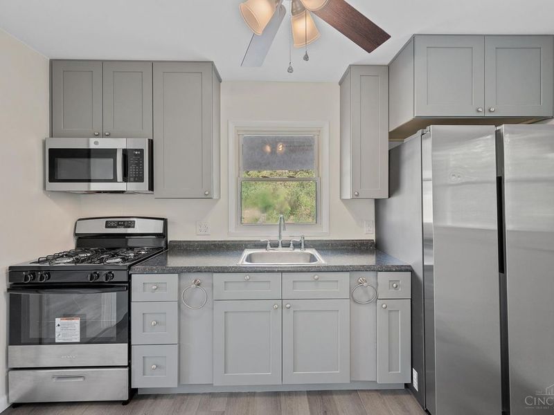 1914 Ashrook Drive, Cincinnati, OH 45238 Photo 7