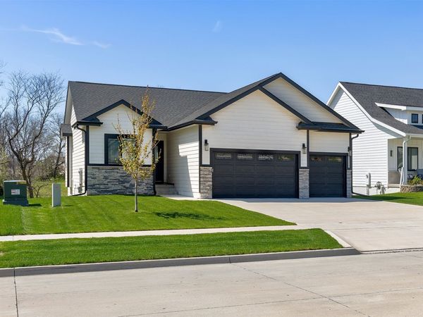 1010 Harrington Way, Waukee, IA 50263