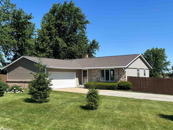 3798 60Th Street, Grinnell, IA 50112