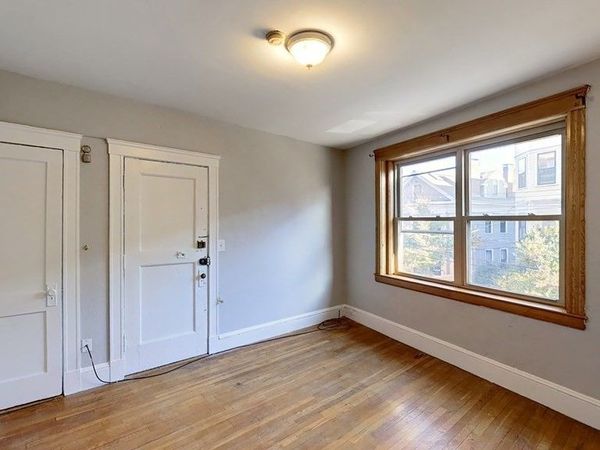 97 Hancock St, Unit 4, Cambridge, MA 02139