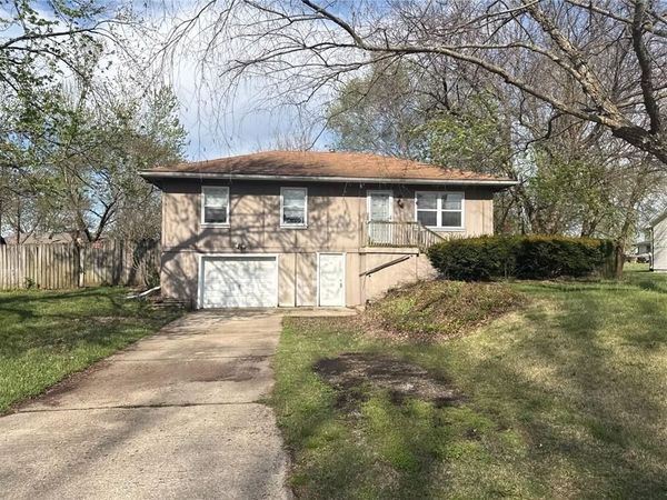 814 S High Street, Butler, MO 64730