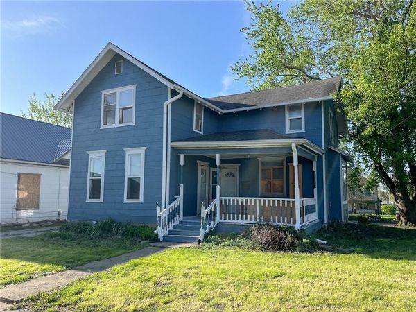 302 E 10th Court, Trenton, MO 64683