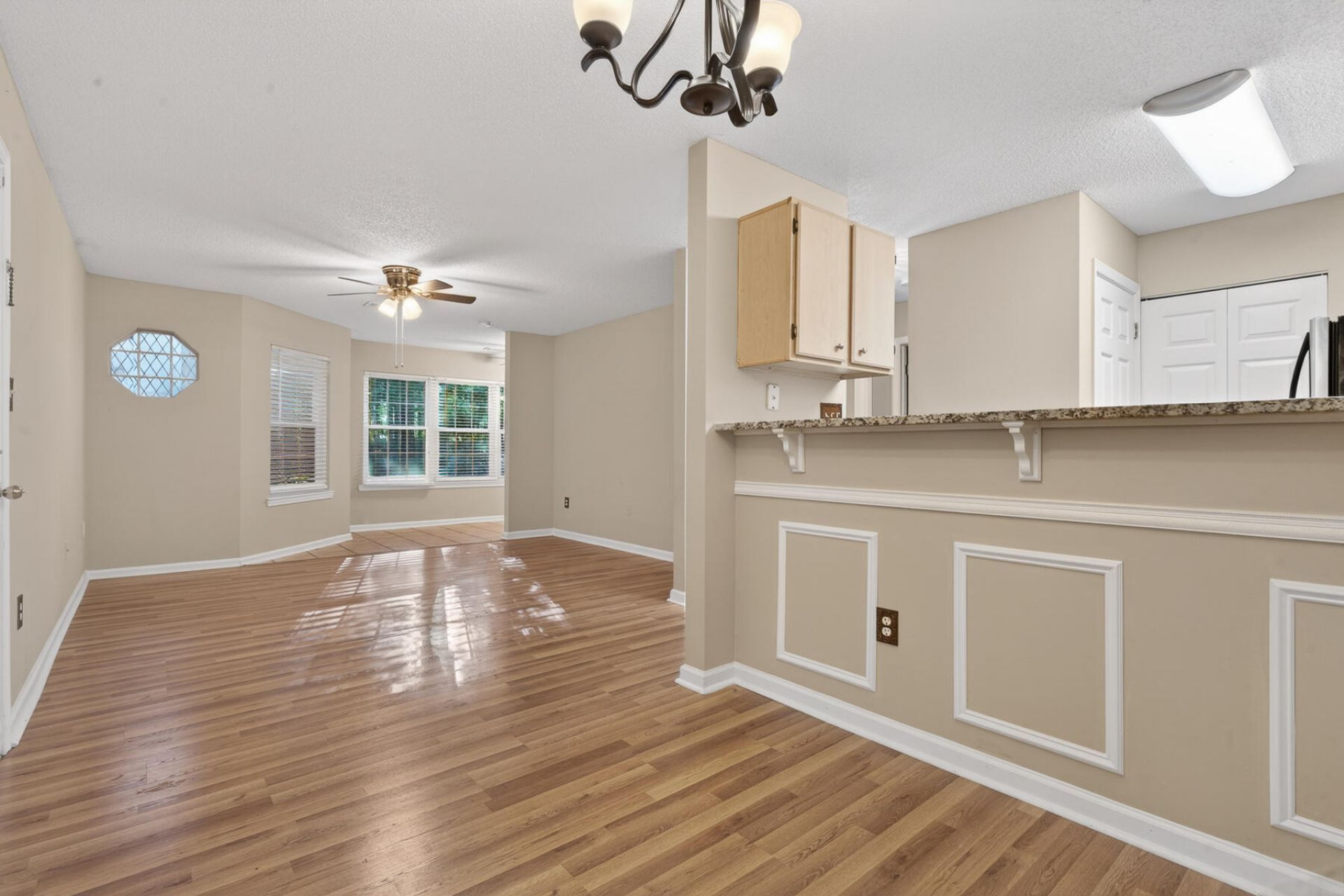 188 Midland Parkway Photo 19