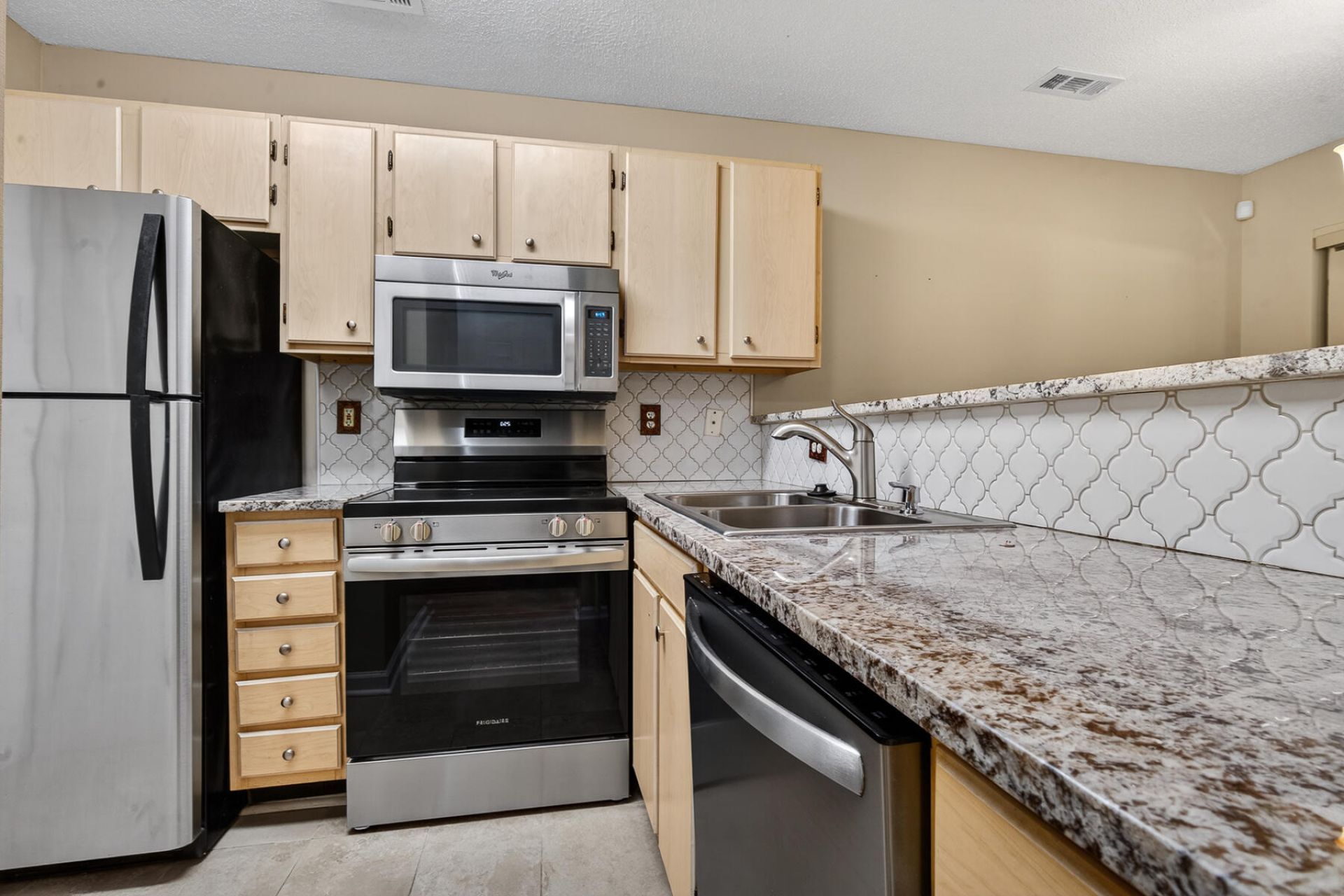 188 Midland Parkway Photo 21