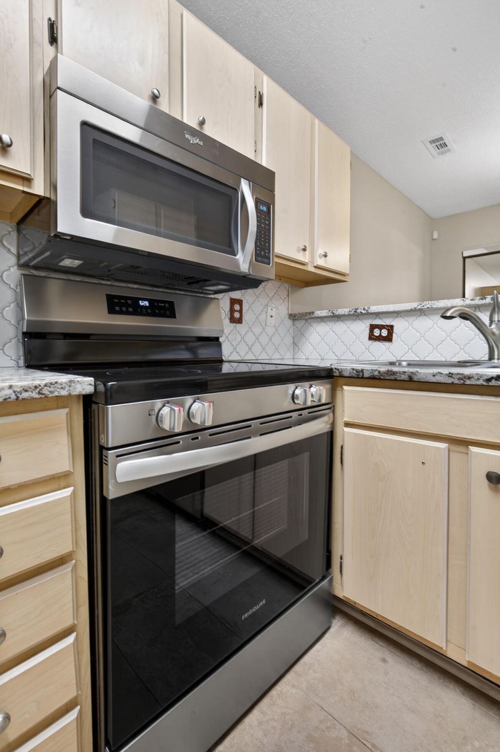 188 Midland Parkway Photo 22