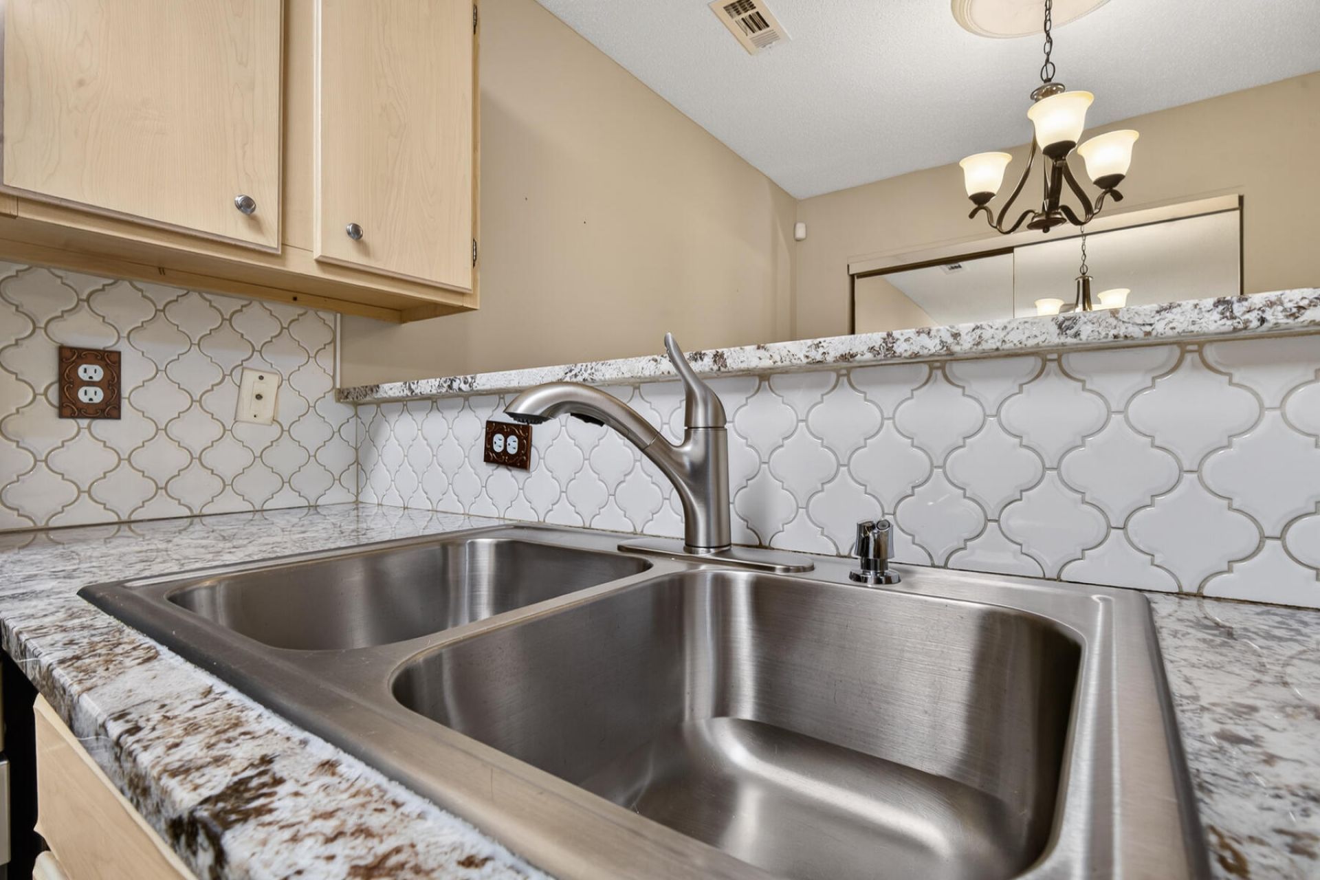 188 Midland Parkway Photo 24