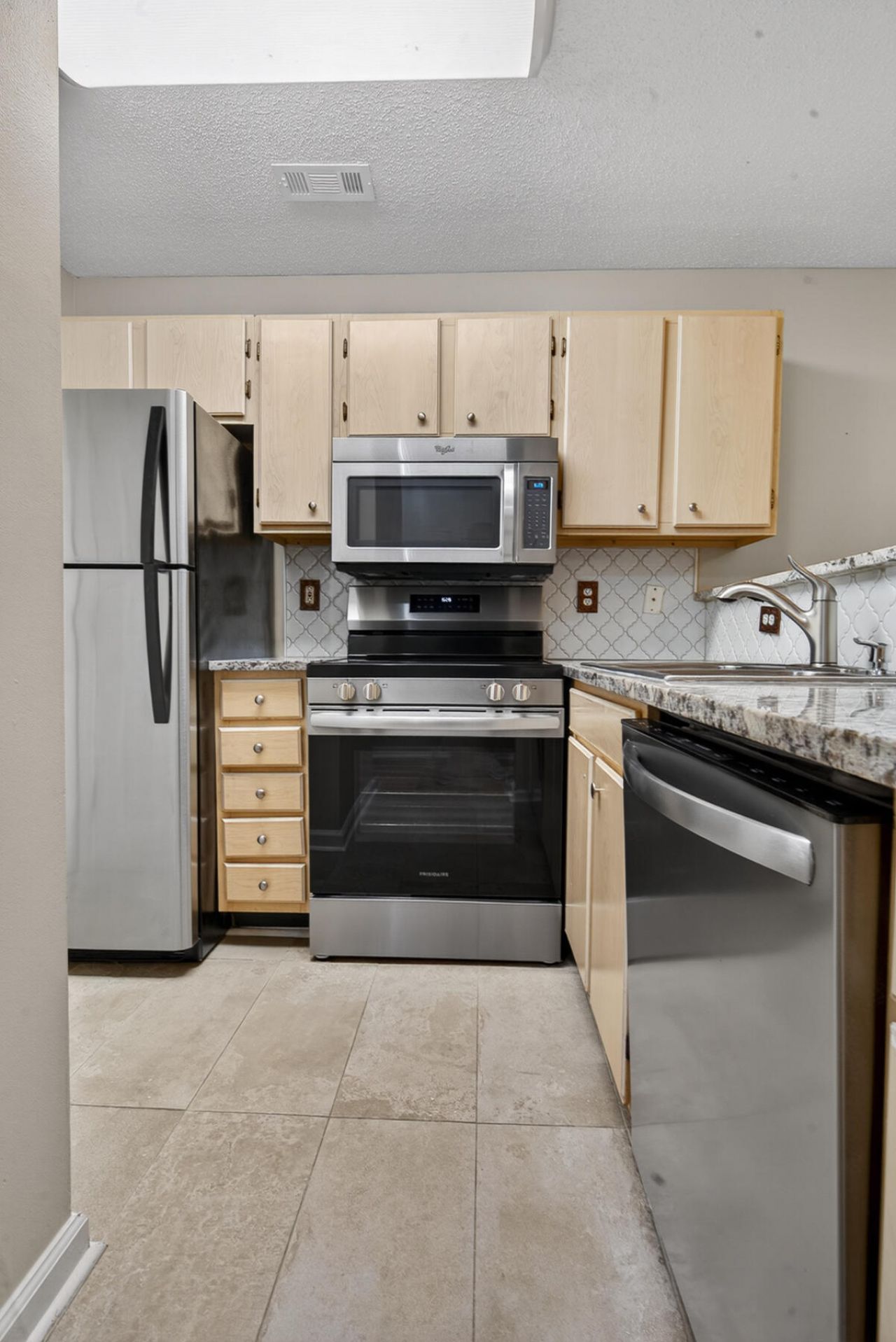 188 Midland Parkway Photo 25