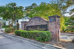 188 Midland Parkway photo 4