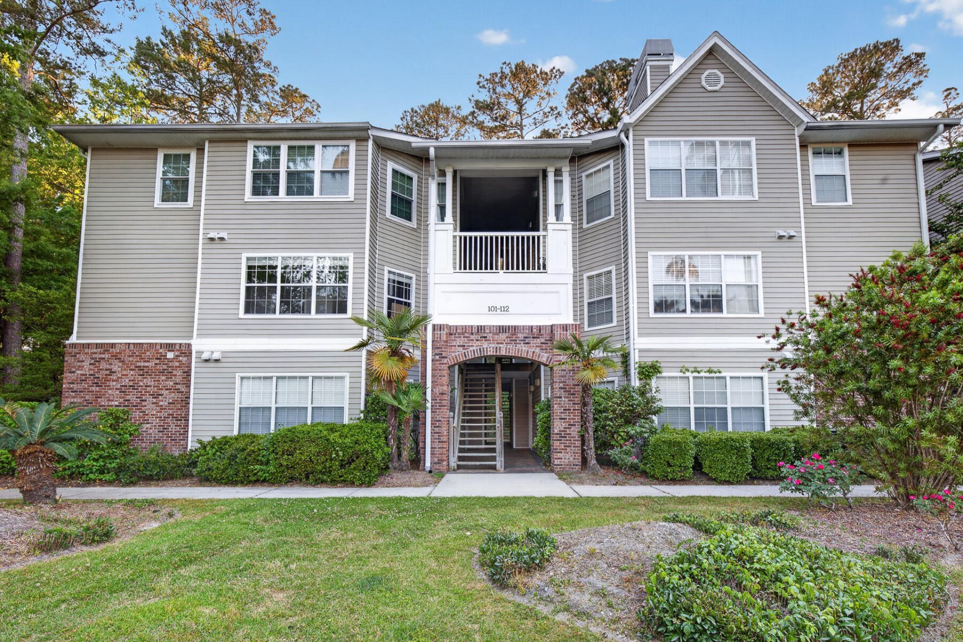 188 Midland Parkway Photo 6