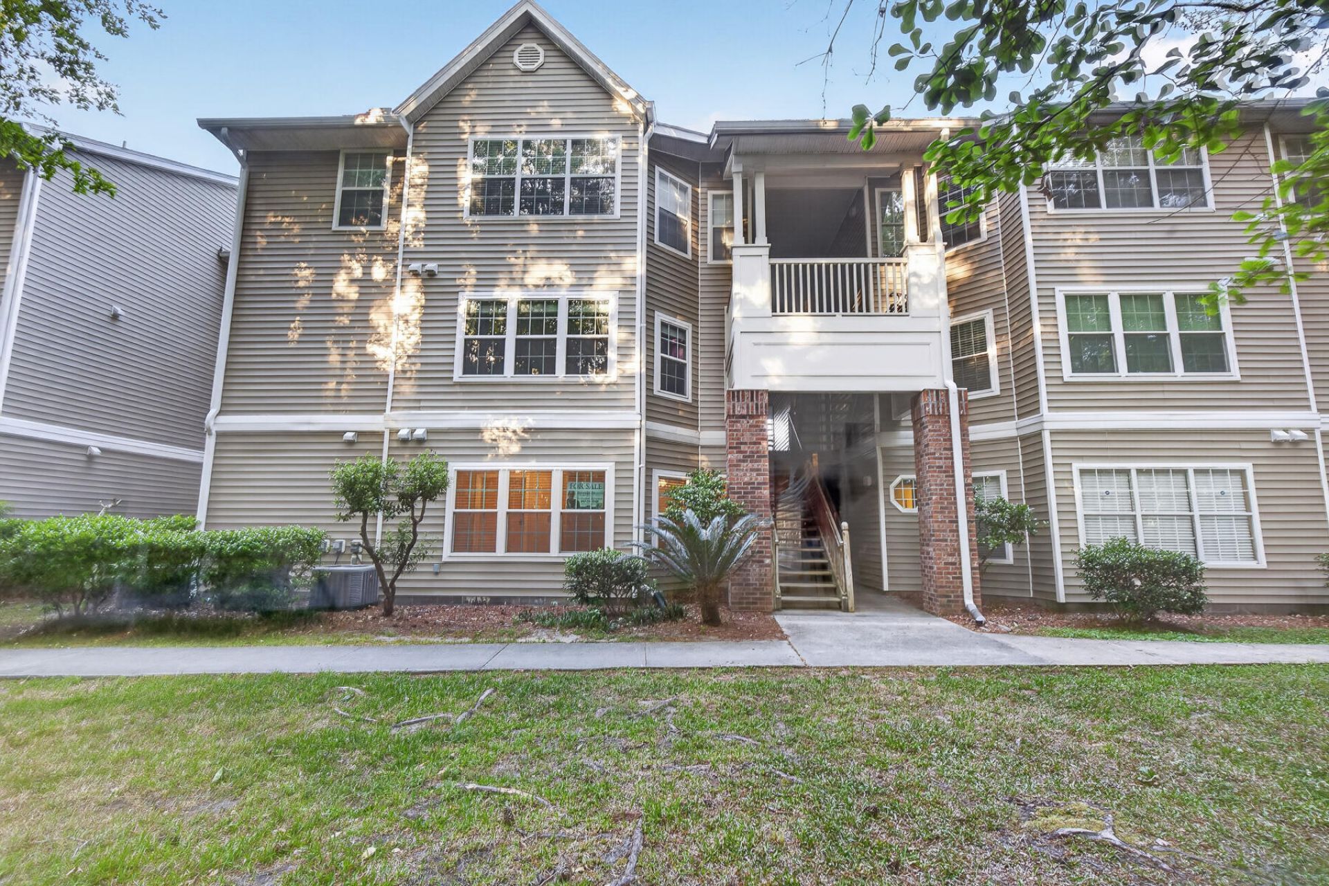 188 Midland Parkway Photo 7