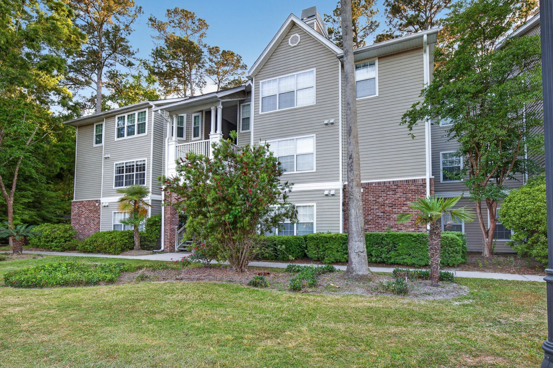 188 Midland Parkway Photo 8