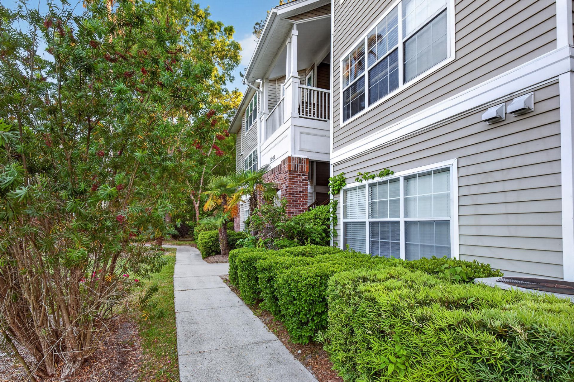 188 Midland Parkway Photo 9