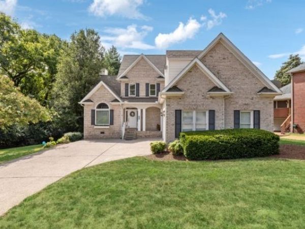 2701 N Highlands Dr , Nashville, TN 37221