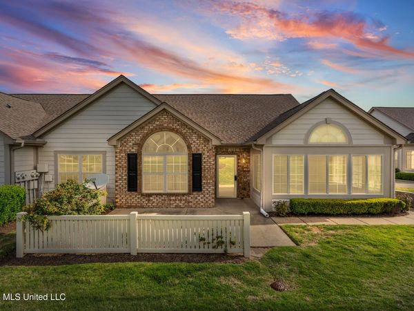 8686 Parkview Oaks Circle, Olive Branch, MS 38654